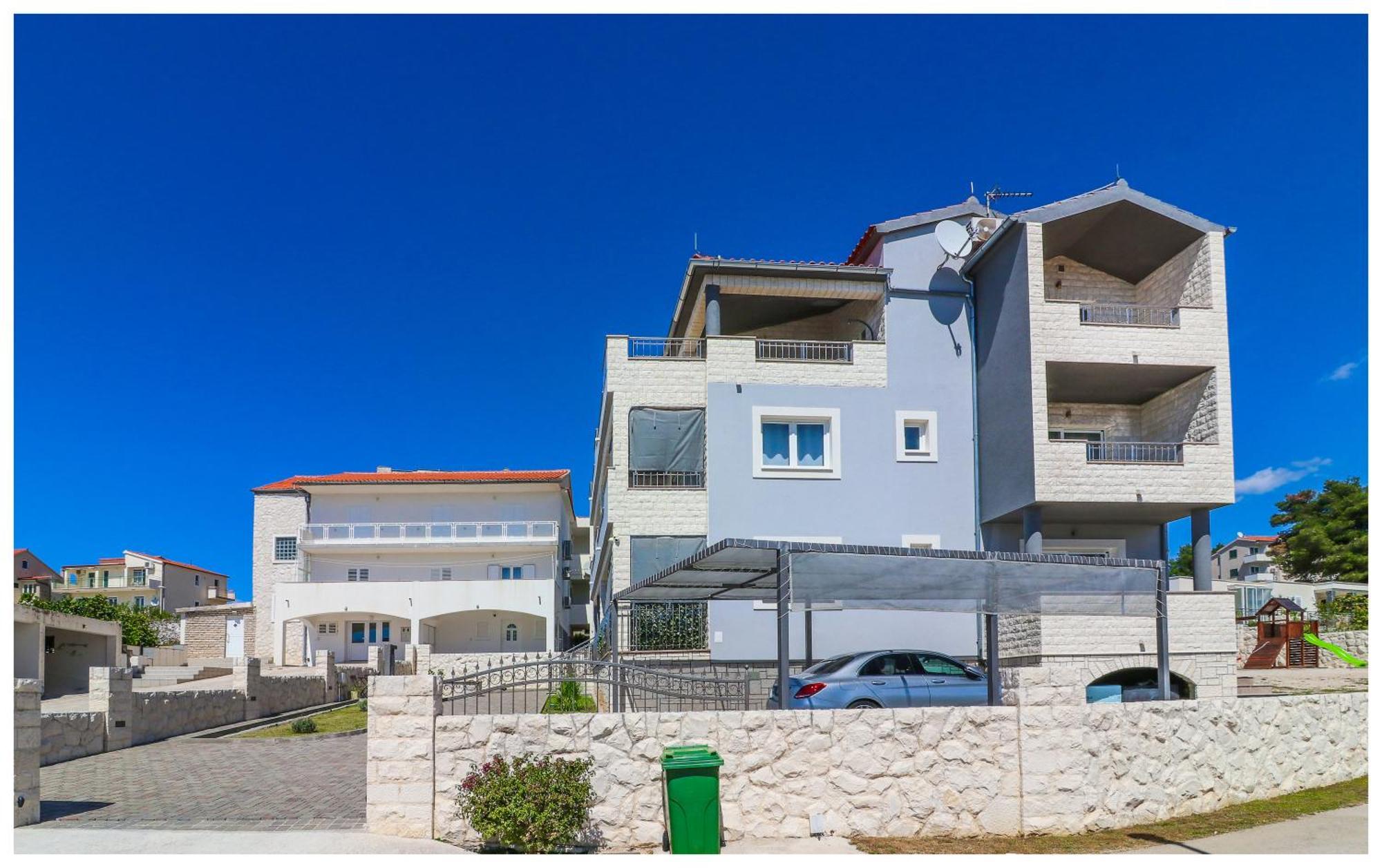 Apartment M&z